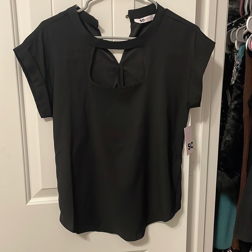 Black blouse with keyhole chest